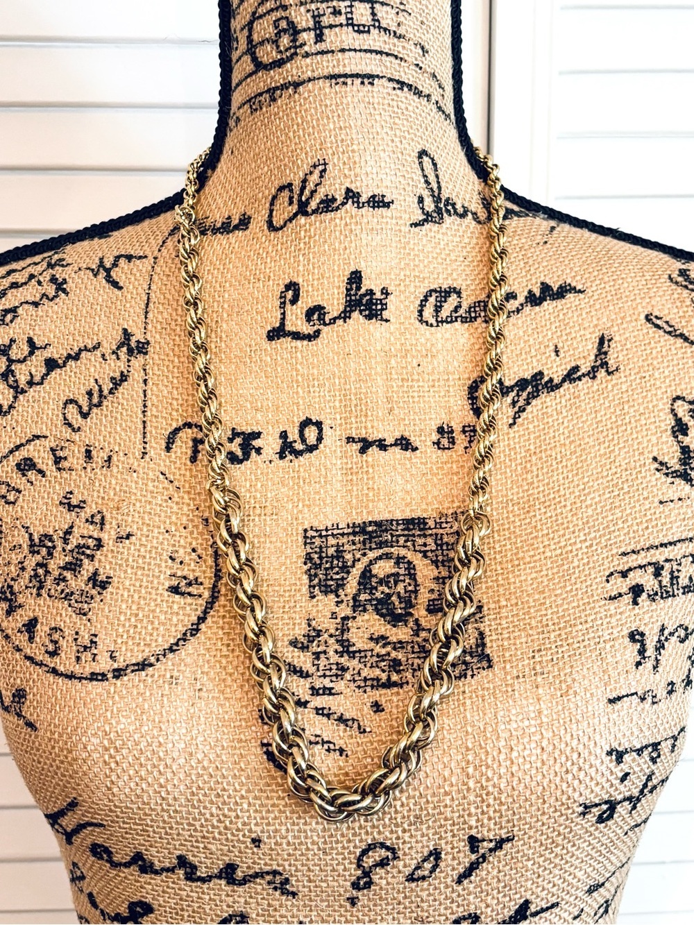 Vintage Vendome Signed Gold Tone Long Graduated Twisted Chain Necklace